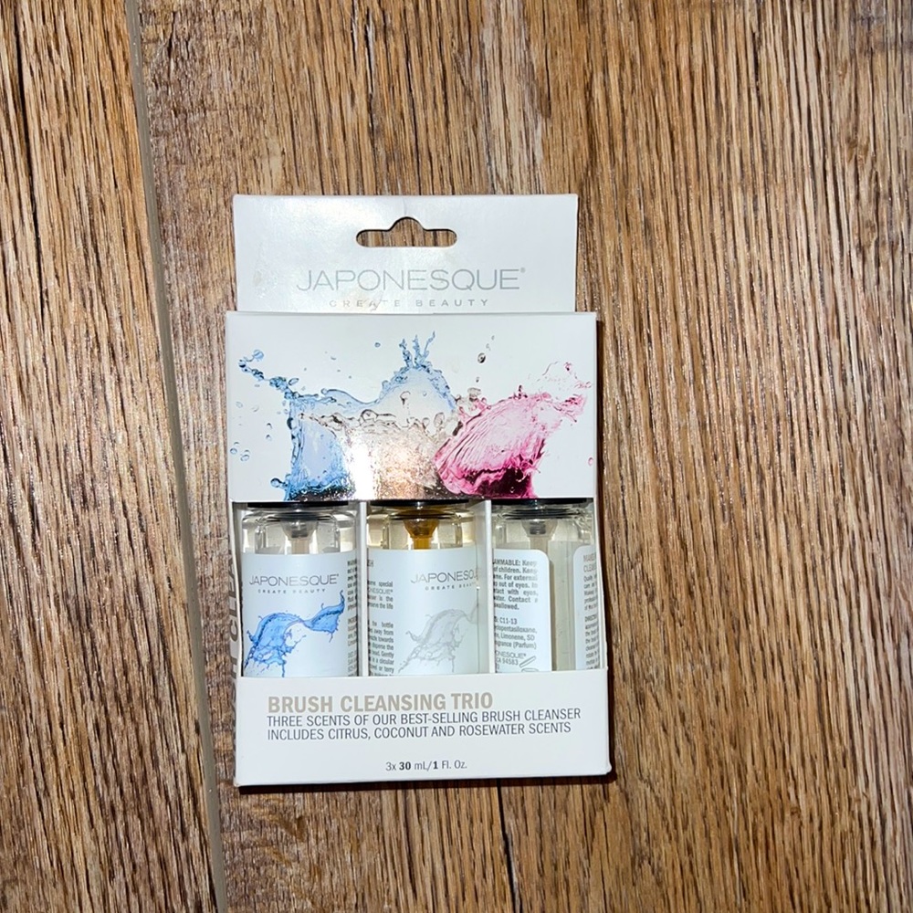 Makeup Brush cleanser